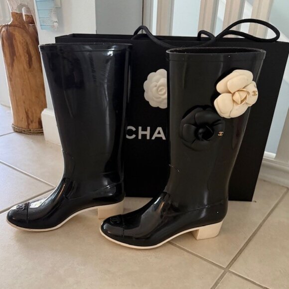 CHANEL Black and White Rain Boots with Camellia - Picture 1 of 4